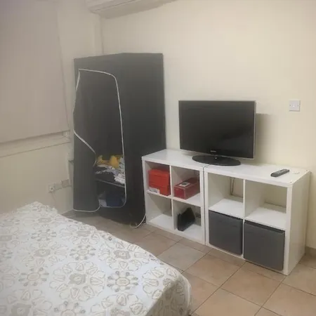 Luxury Apartment *